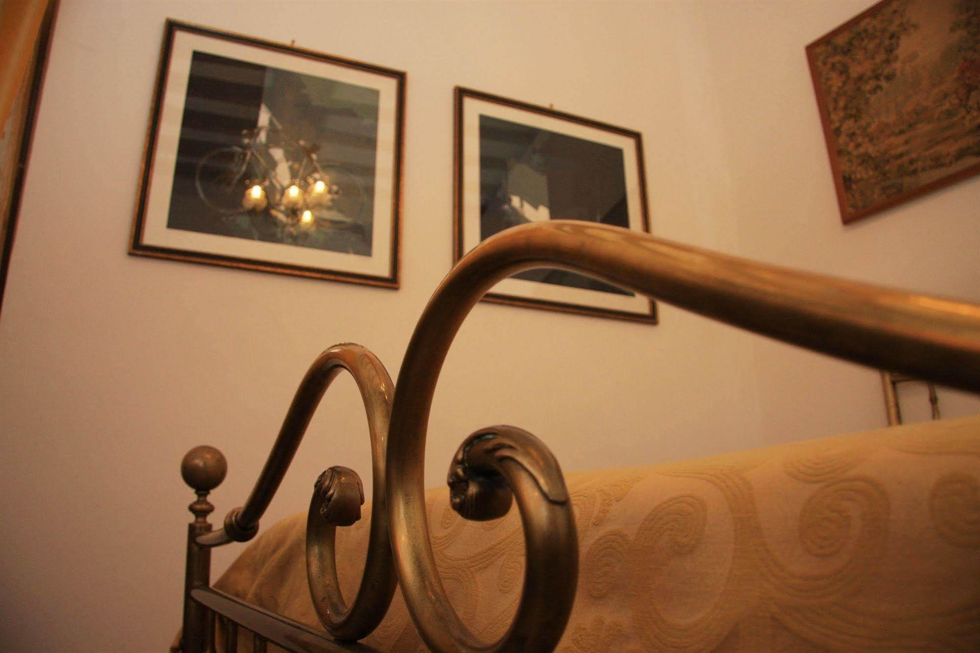 Hotel Morlacchi เปรูจา ภายนอก รูปภาพ